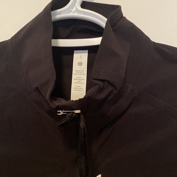 Lululemon fast and free windbreaker - Picture 2 of 5